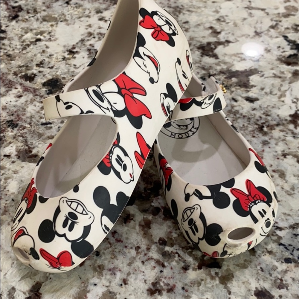 Disney mini Melissa size 9